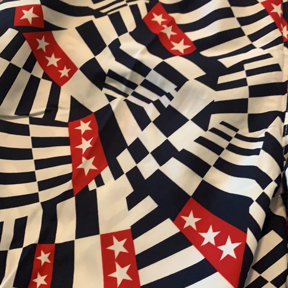 NWT swim trunks - Picture 3 of 7